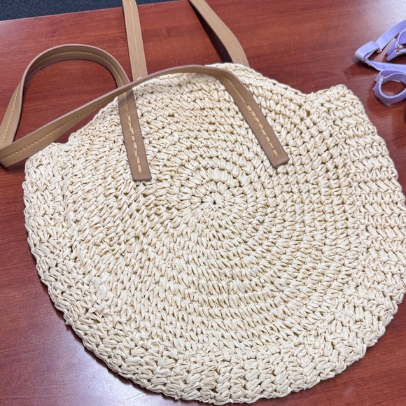Handbags - Straw tote // 110515